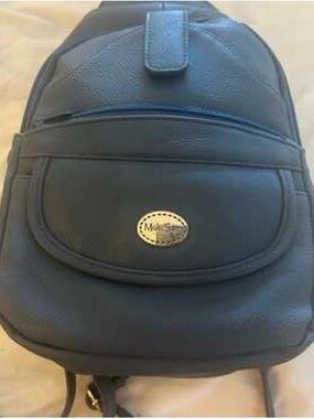 BlackBackpack - Compact Everyday Bag